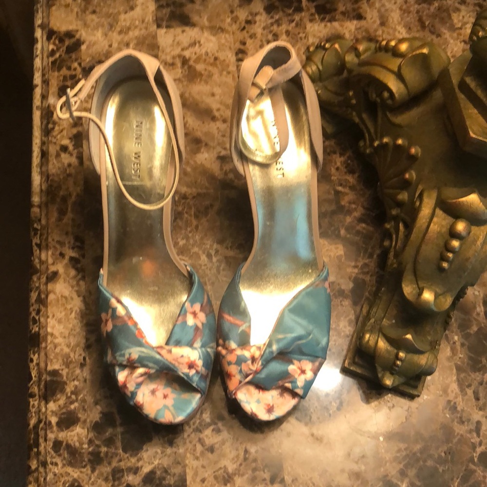 Wedge sandals